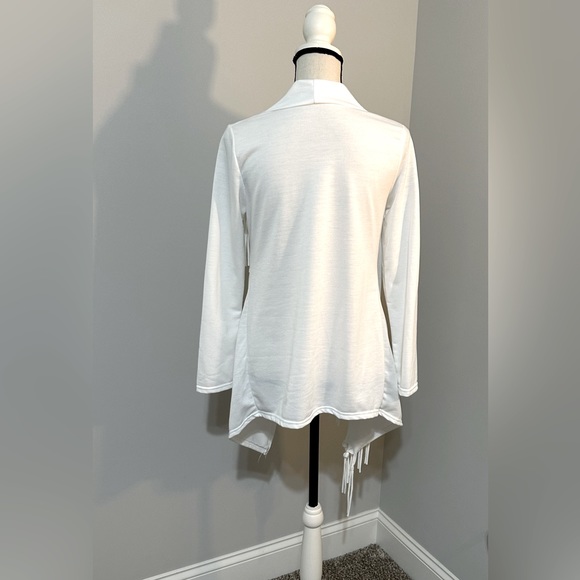 Shoulder button Top - Picture 2 of 4